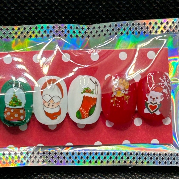 Mommy and Me Press-on Nails Trad Christmas - Picture 10 of 12
